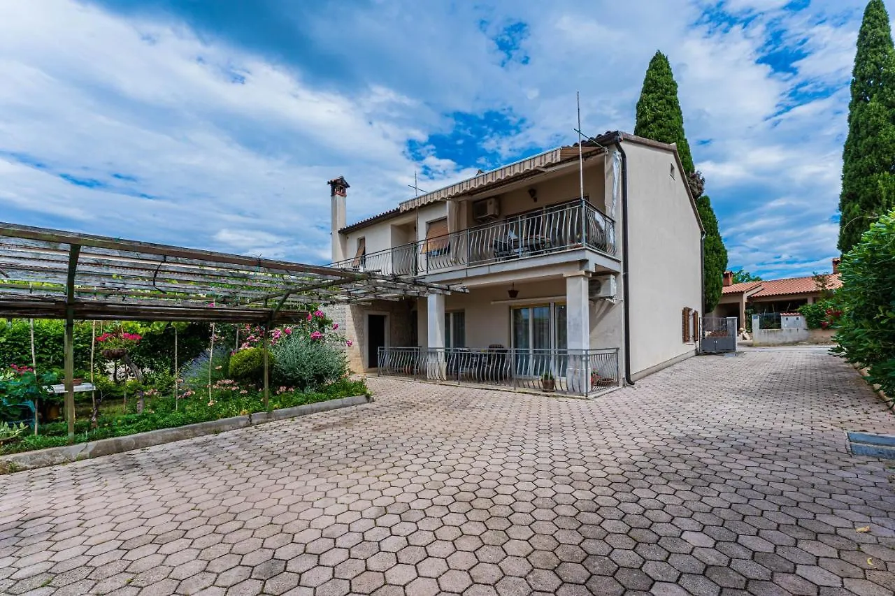 Apartman Ana Διαμέρισμα Πούλα