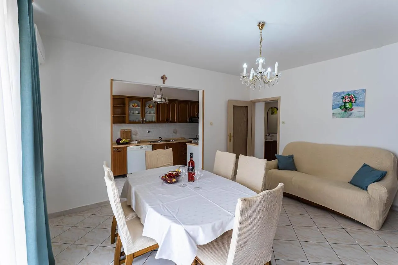 Apartman Ana Διαμέρισμα Πούλα Κροατία