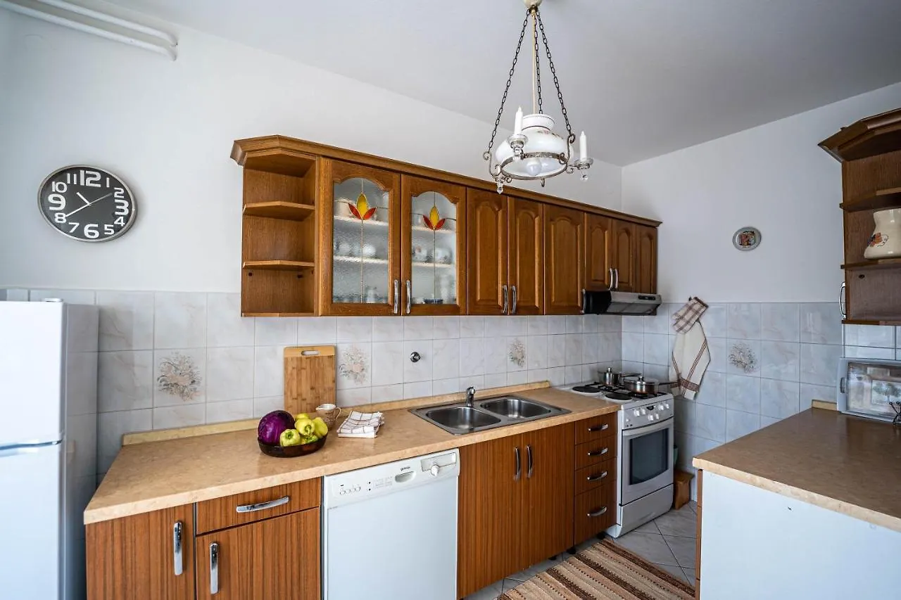 Apartman Ana Διαμέρισμα Πούλα