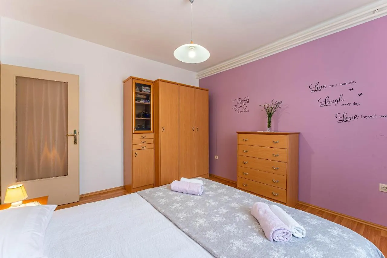 Apartman Ana Διαμέρισμα Πούλα Κροατία